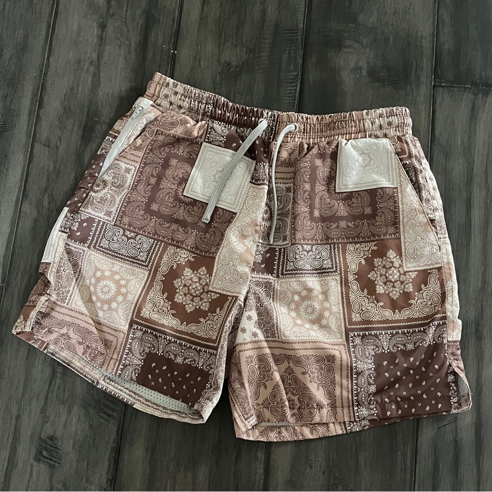 Maison Article Premium Essentials Brown Paisley Hybrid Shorts - Size Medium